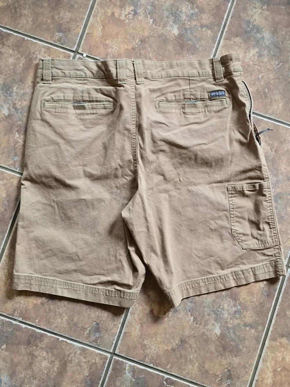 Columbia Men's Khaki Shorts Size 38 – Classic Fit |